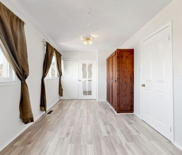 For Lease - 304 Maciver Boulevard, Newmarket, Ontario - Photo 5