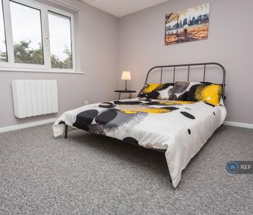 2 bedroom flat to rent - Photo 6