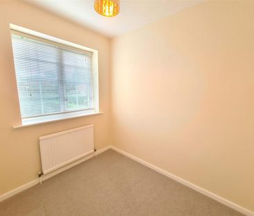 4 bedroom House To Let Total Size: 1130 SQ FT - Photo 4