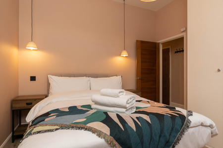 2 bedroom serviced apartment to rent - Photo 4