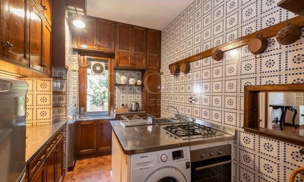 Aventino: Bright Furnished or empty 3 bedroom, 3 bath, located on high sunny floor, balconies, parking, near FAO and metro on elegant tree lined street near services, shops and transport. #1820 - Photo 1