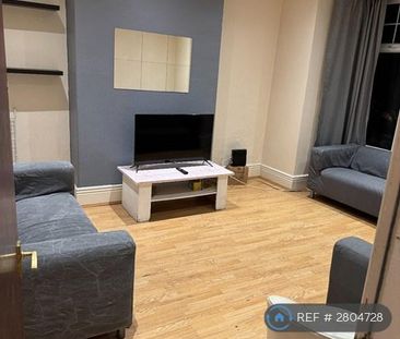 1 bedroom in a house share to rent - Photo 2