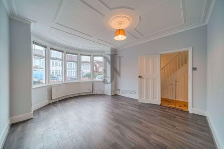 3 bedroom end of terrace house to rent - Photo 2
