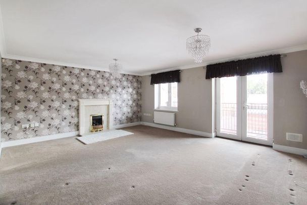 4 bedroom end of terrace house to rent - Photo 1