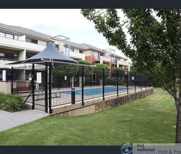 32 / 2 Greenfield Drive, Clayton - Photo 3