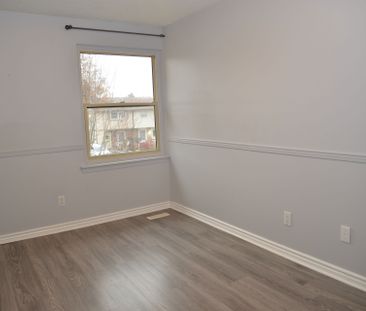 For Lease - 338 Homestead Court, Oshawa, Ontario - Photo 5