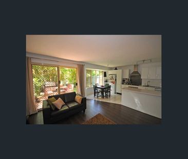 This comfortable 2-bedroom townhouse is in a perfect location - Photo 6