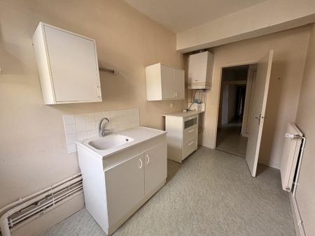 Location Appartement 2 pièces 48m² CHINON 37500 - Photo 3