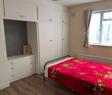 Room in a Shared Flat, London, E11 - Photo 6