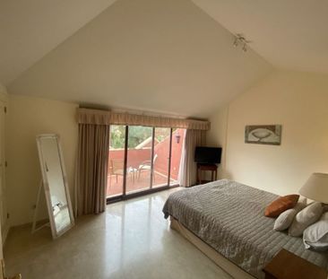 Luxury penthouse for rent in Marbella, Andalusia - Photo 1