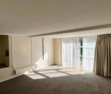 1 Bedroom in New Lynn - Water & Lawns included - Photo 1