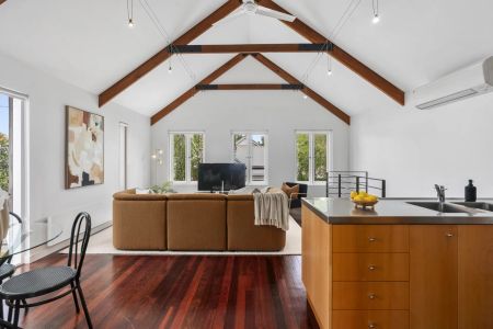 Beachside Sophistication in Middle Park - Photo 4