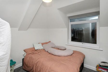 Maple Road, Surbiton - 2 bedrooms Property for lettings - Seymours - Photo 3