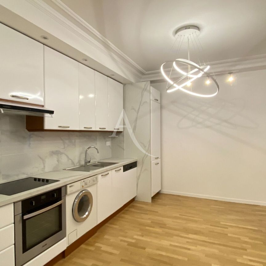 Location Appartement 3 pièces 55m² NEUILLY SUR SEINE 92200 - Photo 1