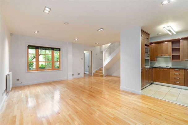 Abercorn Walk, St Johns Wood, London, NW8 9XX - Photo 1