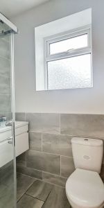 High Street - Photo 4