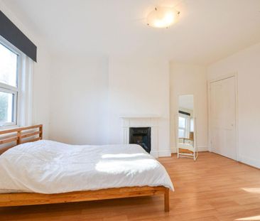 Studio flat to rent in York Road, Guildford, GU1 - Photo 3