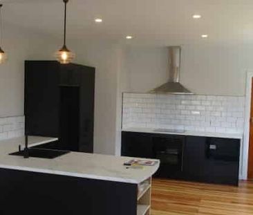 Central Location on Cambridge - Photo 4