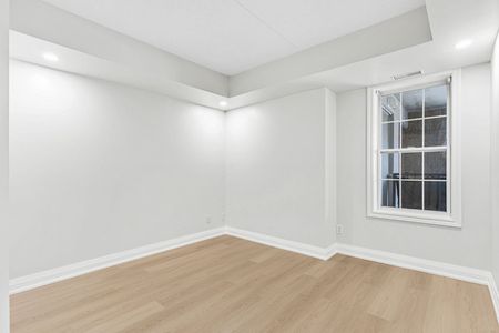 For Lease - 1421 Walker's Line Unit# 206, Burlington, Ontario - Photo 5