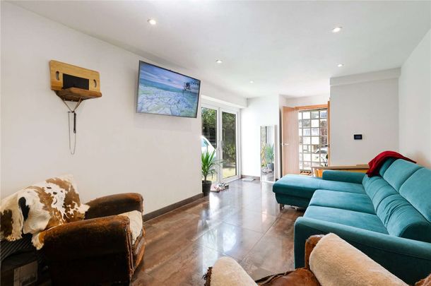 St. Frideswides Mews, London, E14 6LN - Photo 1