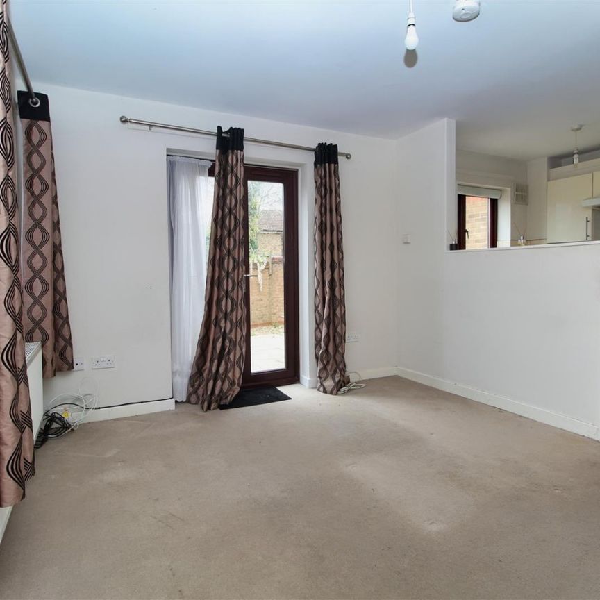 2 Bedroom House - Semi-Detached To Let - Photo 1