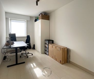 Groot gelijkvloers appartement met twee slaapkamers, tuin en garage... - Photo 4