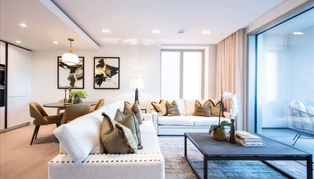 A luxurious two-bedroom apartment with a private balcony in Edgware Road, London W2 - Photo 4