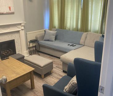 4 bedroom semi-detached house to rent - Photo 4