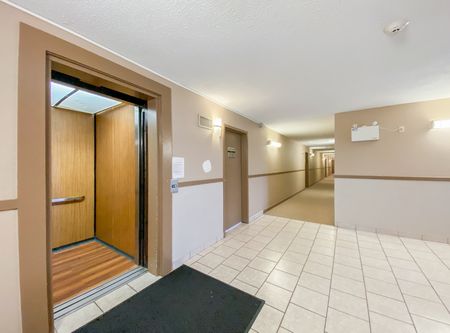 4302C - 43 Street, Stony Plain, AB - Photo 4