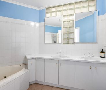 Inner city living - Photo 3