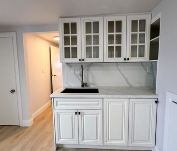 For Lease - 5731 Stanley Avenue Unit# C2, Niagara Falls, Ontario - Photo 4