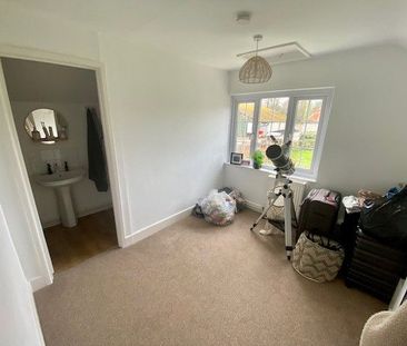 3 bedroom semi-detached house to rent - Photo 3