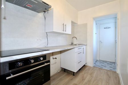 1 Bedroom Maisonette - Garden To Let - Photo 5