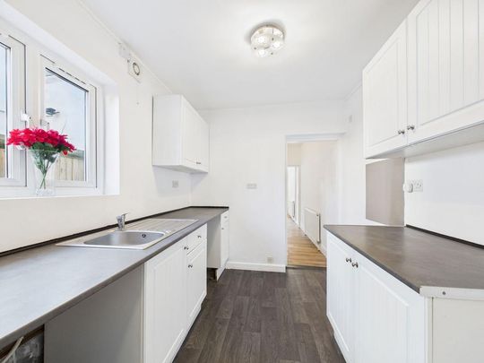 3 bedroom terraced house to rent - Photo 1