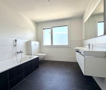 Neuwertiges Wohnglück: Grossartige 5.5-Zimmer-Wohnung mit Bergblick - Photo 4