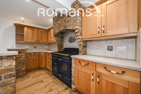 3 bedroom terraced to rent - Photo 4