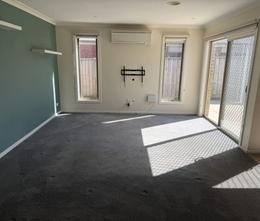 Spacious Family Home - Photo 6