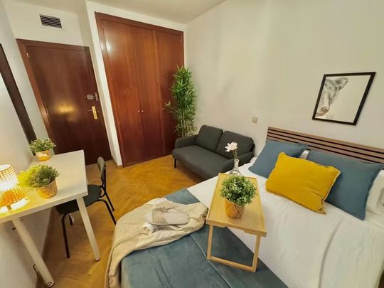 Calle de Isabel Clara Eugenia, Madrid, Community of Madrid 28050 - Foto 1