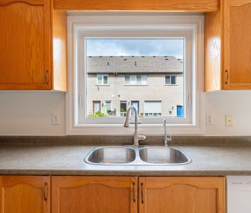 For Lease - 100 Selkirk Drive, Richmond Hill, Ontario - Photo 6