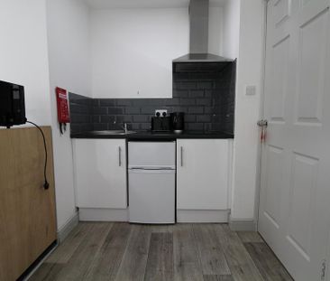 Studio to rent - Photo 3