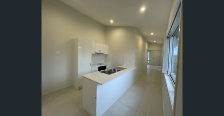 Bright and Beautiful Family Home - Photo 3