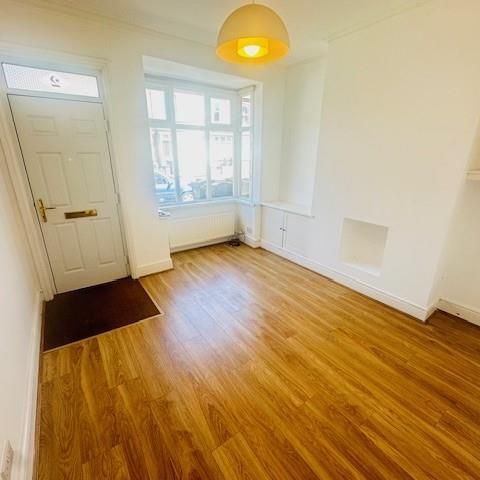 2 bedroom end of terrace house to rent - Photo 1