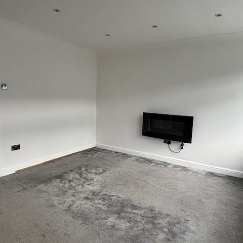 2 bedroom detached bungalow to rent - Photo 1