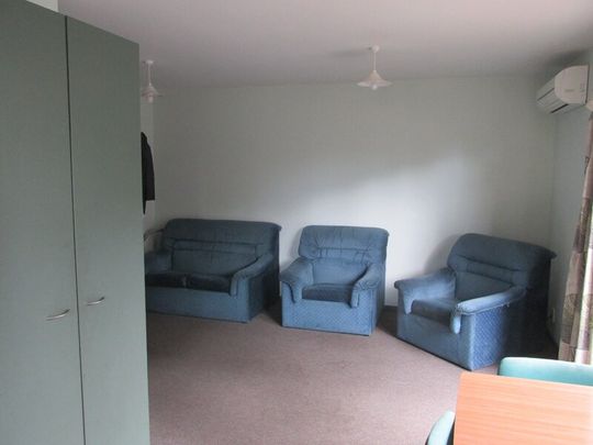 ROOM 4 FOR RENT - Photo 1