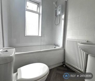 2 bedroom semi-detached house to rent - Photo 5