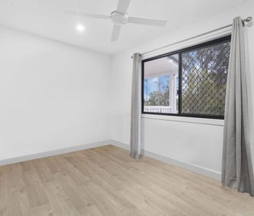 Spacious upstairs living - Photo 3