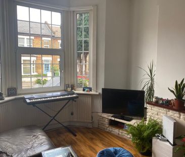 Room in a Shared House, Elthruda Road, SE13 - Photo 1