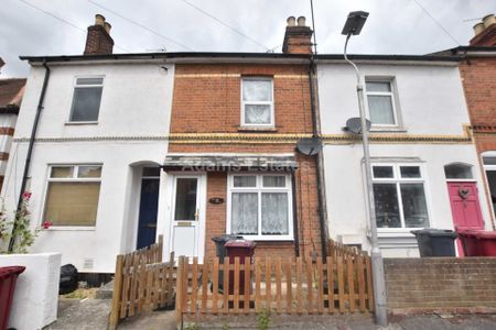 Price £1,350 pcm - Under Offer - Photo 2