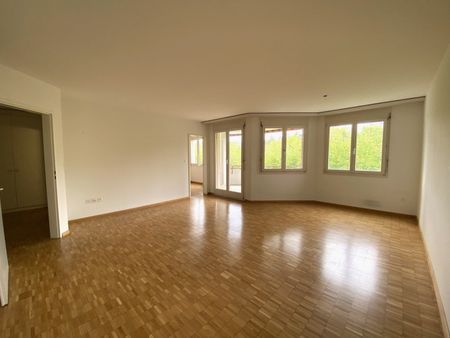 "Günstige Familienwohnung mit Hobbyraum in grüner Umgebung" - Photo 2