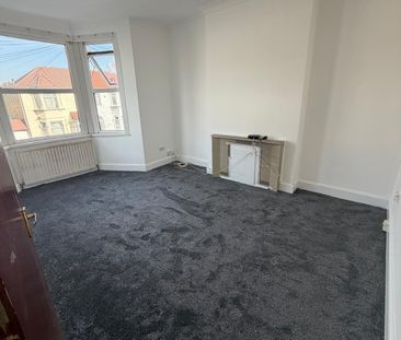 Two bedroom First Floor flat close to Albert Mosque- £1850 - Photo 1